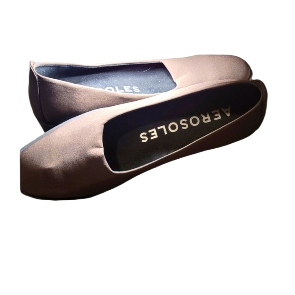 NWOT AEROSOLES Women's size 9 shoe Brown. Fits like 8 with small feet